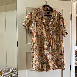 RVCA play suit (shorts romper), linen, gorgeous shell buttons, cuffed sleeves.